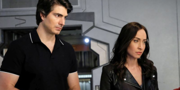 Arrowverse Legends of tomorrow Brandon Routh Courtney Ford
