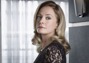 Susanna Thompson Moira Queen