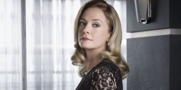Susanna Thompson Moira Queen