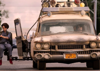 Mckenna Grace And Finn Wolfhard In Ghostbusters Afterlife