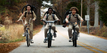 Stranger Things Billy Running Over Kids Cropped