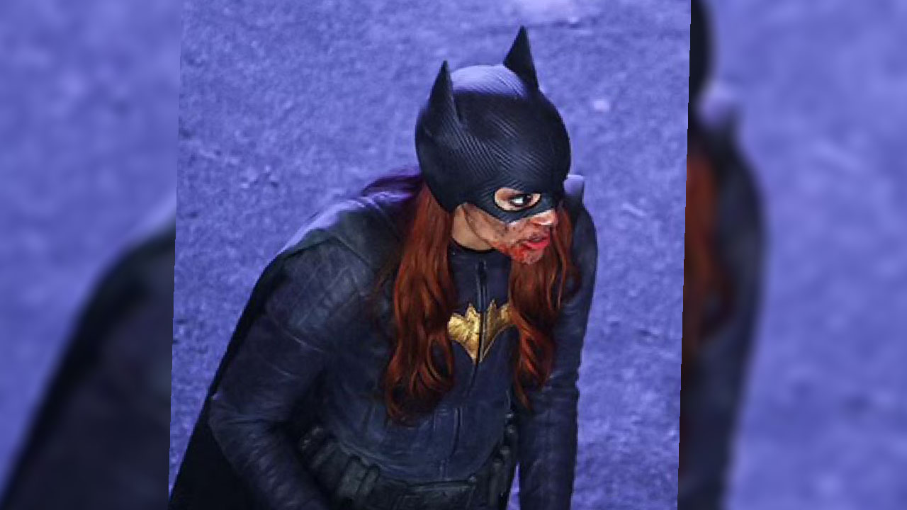 Cancelled Batgirl Movie Plot Details Reveal Flash & Catwoman Connections